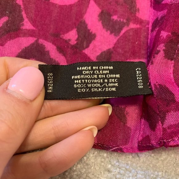 Coach Infinity Scarf - Picture 4 of 4